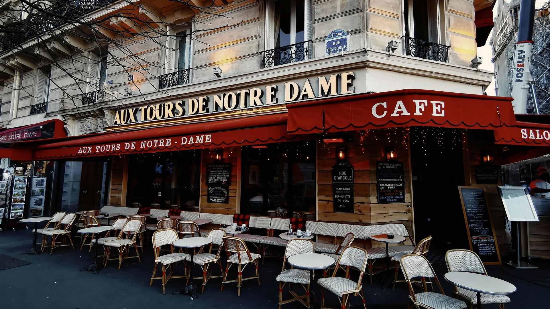 Menjelajahi Kafe Sastra Tersembunyi di Paris