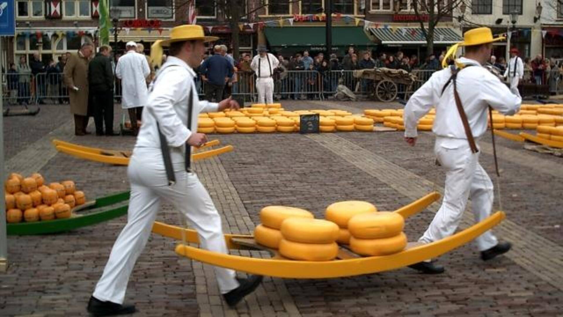 Pasar Keju Ikonik di Alkmaar, Belanda