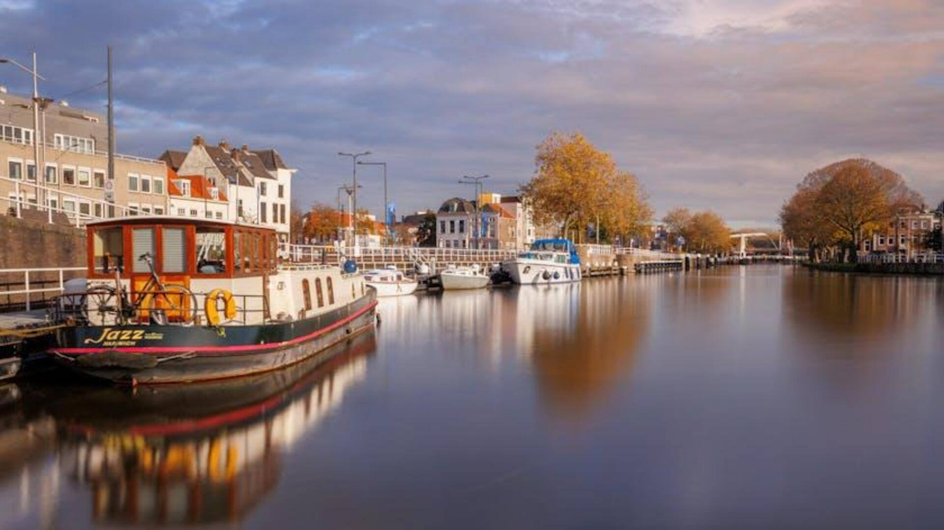 Keindahan Delft: Tur Kanal Ikonik untuk Fotografer