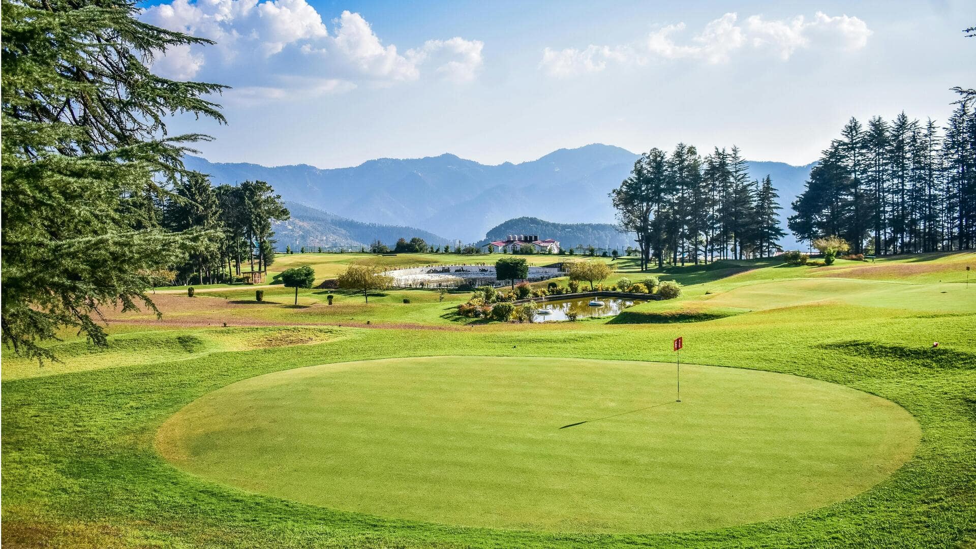 Asal-usul unik desain lapangan golf 18 lubang