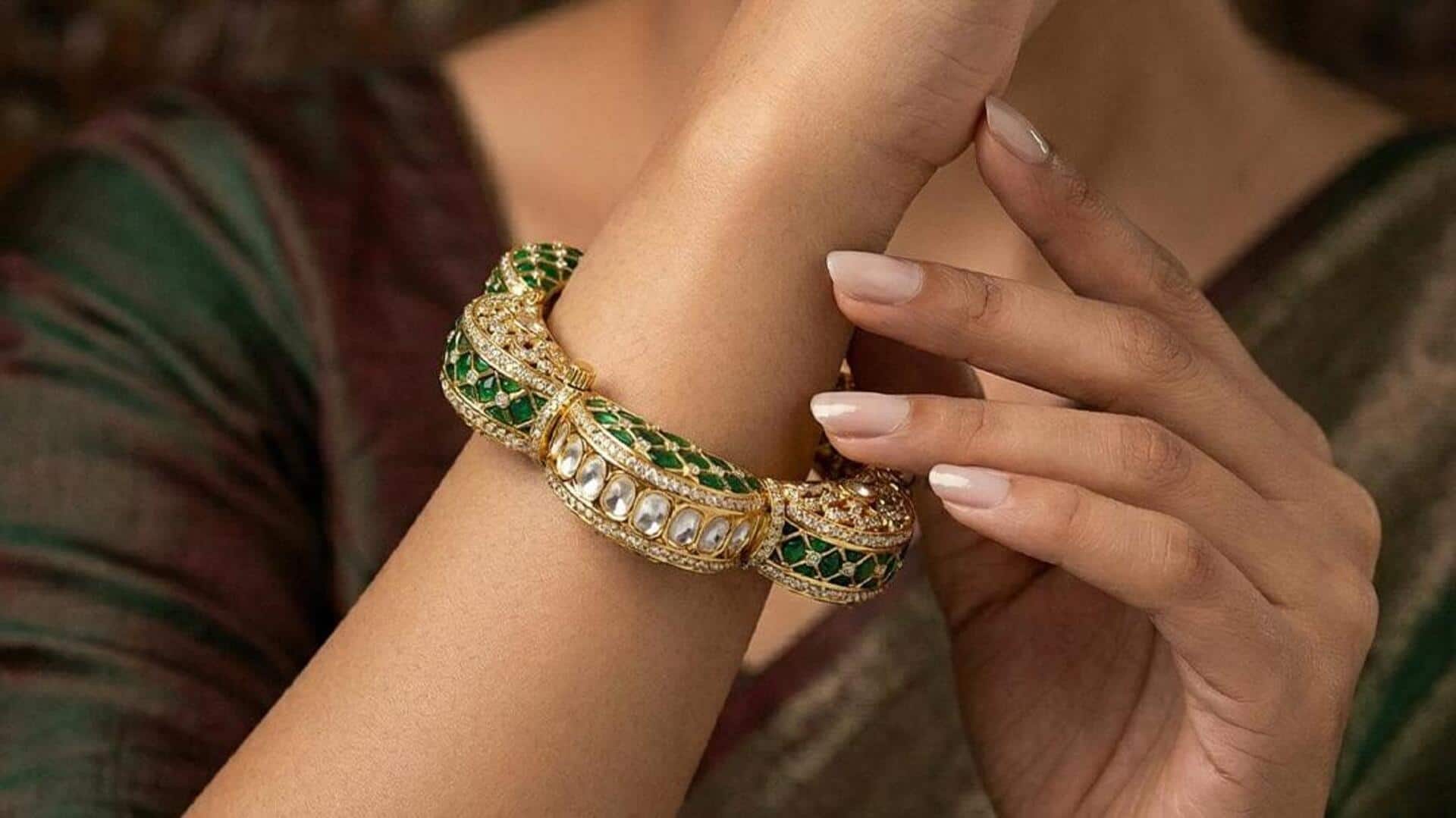 Aksesori abadi untuk fesyen India yang meriah