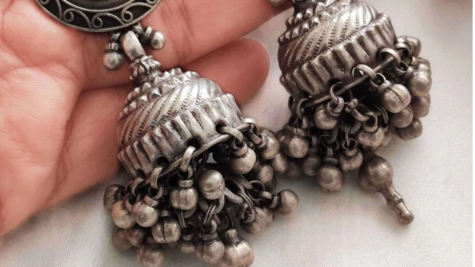 Jhumka vintage: Aksesori wajib untuk fashionista