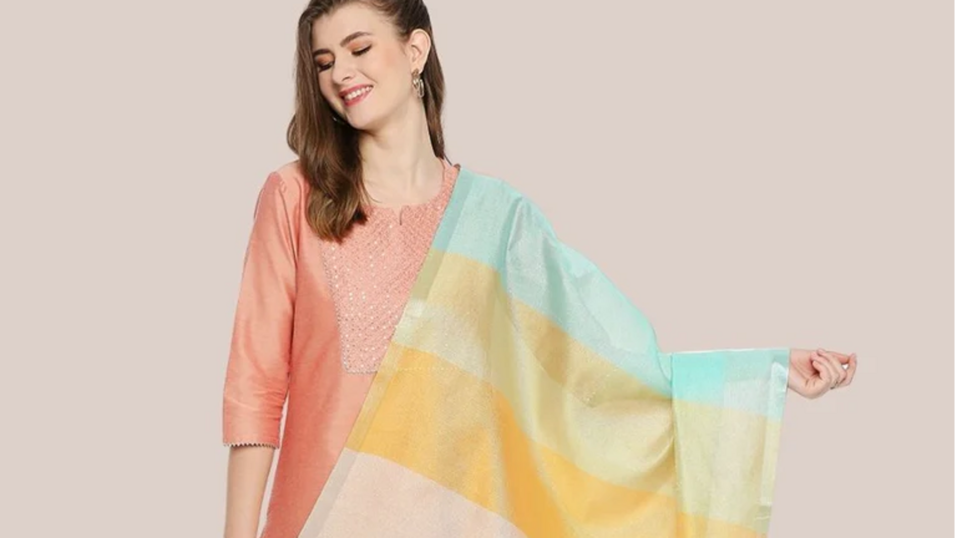 Tren mode palet pastel untuk musim perayaan India