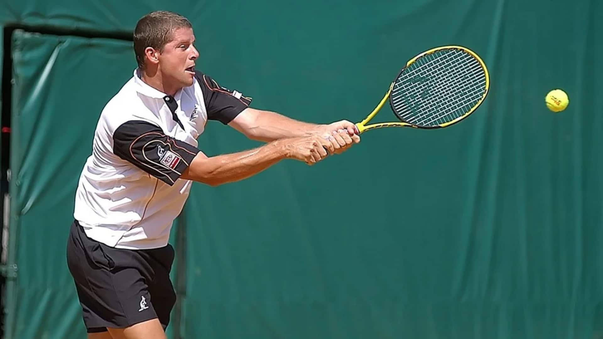 Aturan tak tertulis dalam tenis: Tidak bicara saat servis