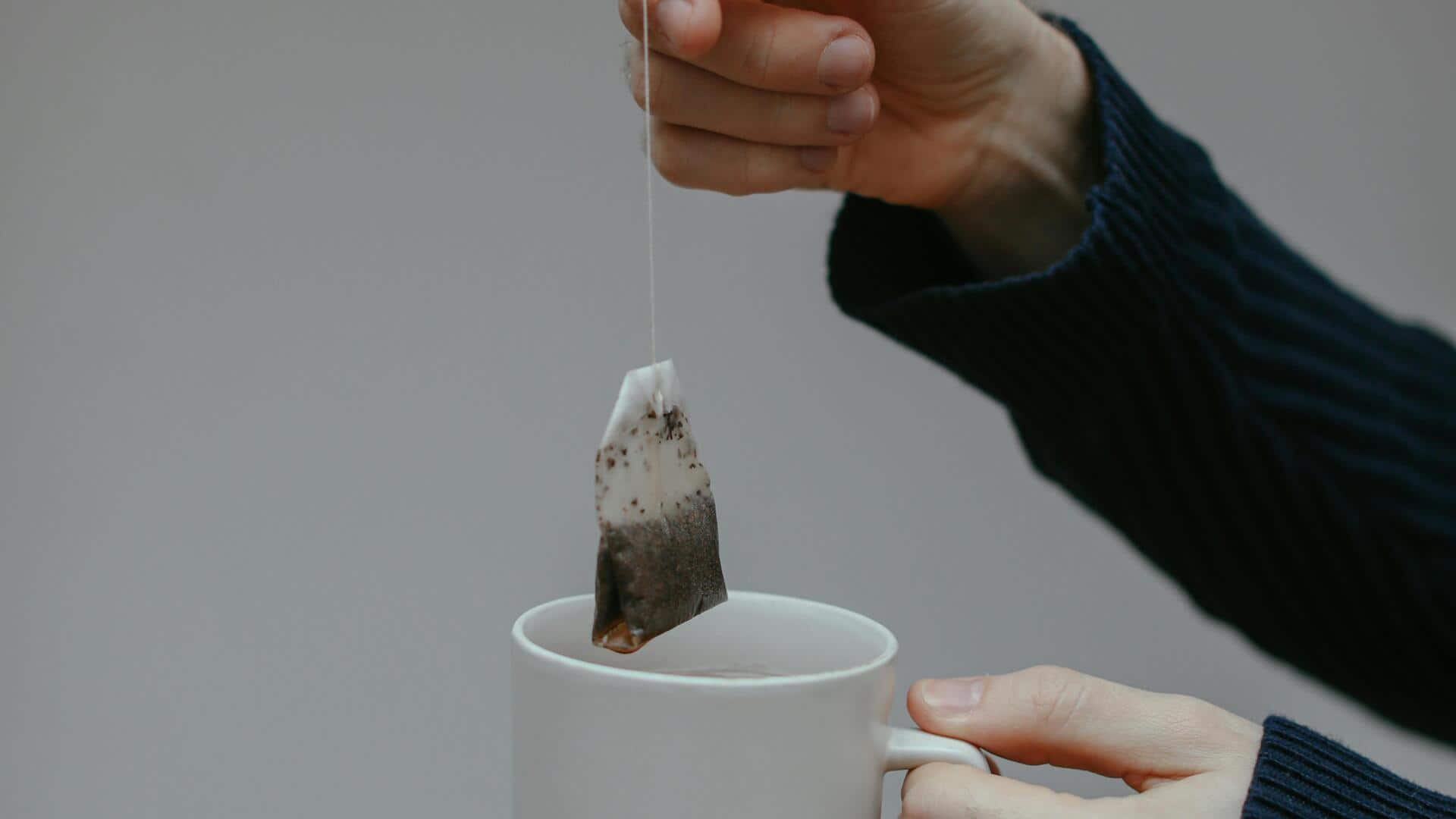 Cara kreatif menggunakan kembali kantong teh di rumah