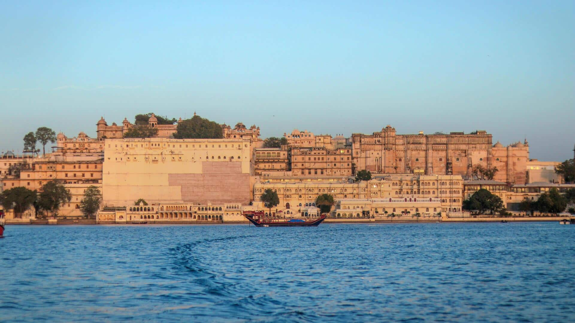 Menjelajahi Keindahan Istana Air di Udaipur, India