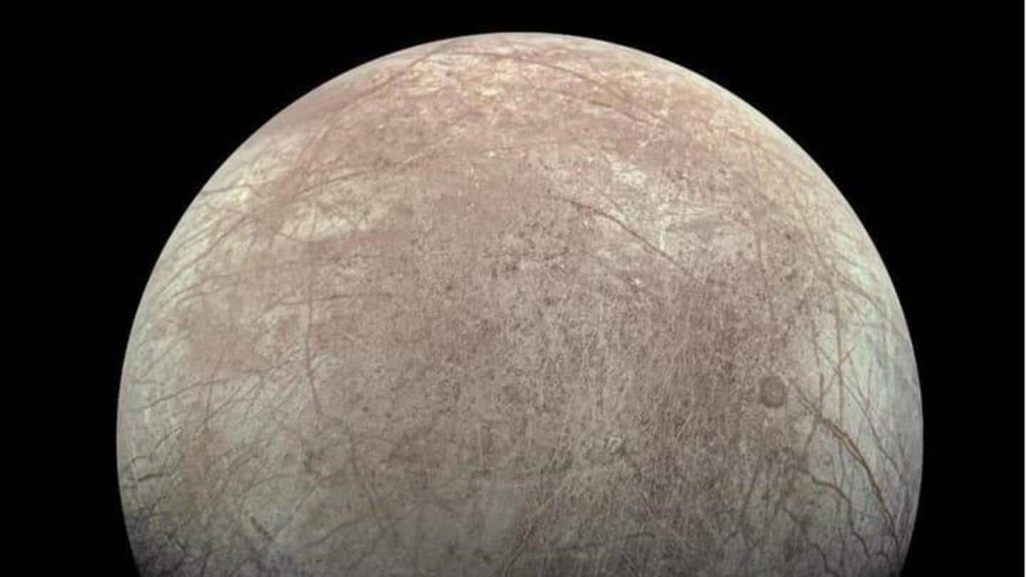 Mengapa cangkang Europa bulan Jovian berotasi berbeda dengan interiornya?
