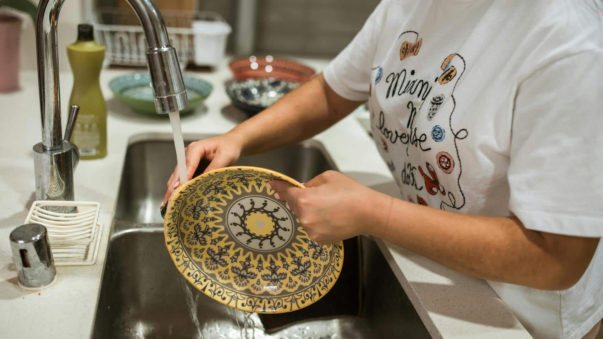 Alternatif sabun untuk piring bersih dan berkilau