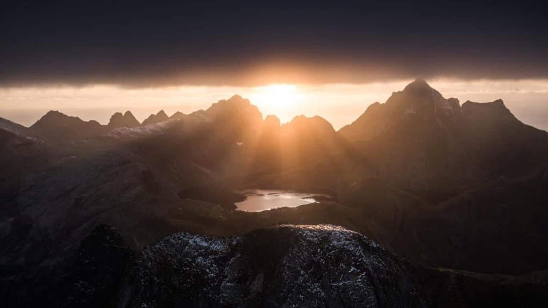 Rasakan matahari tengah malam di Lofoten, Norwegia