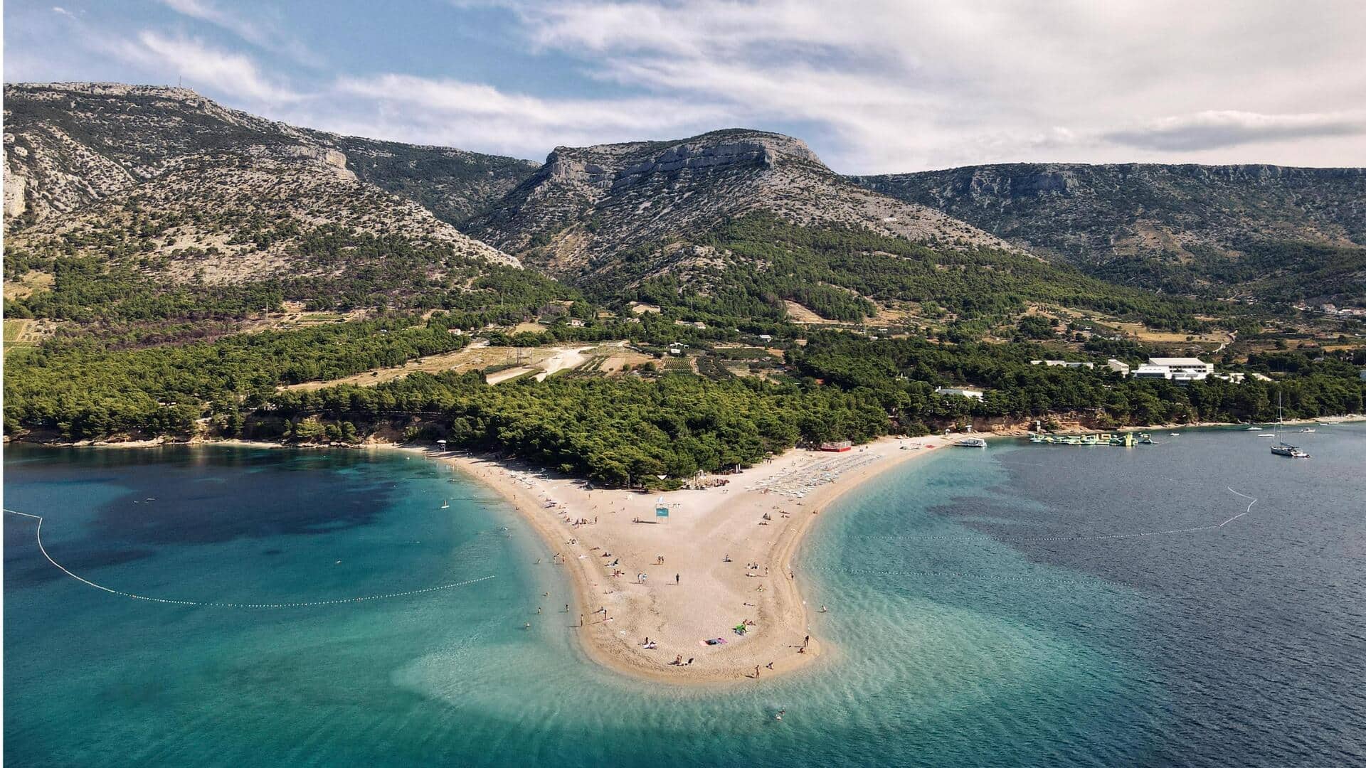 Menikmati Keindahan Ladang Lavender dan Pantai Kroasia