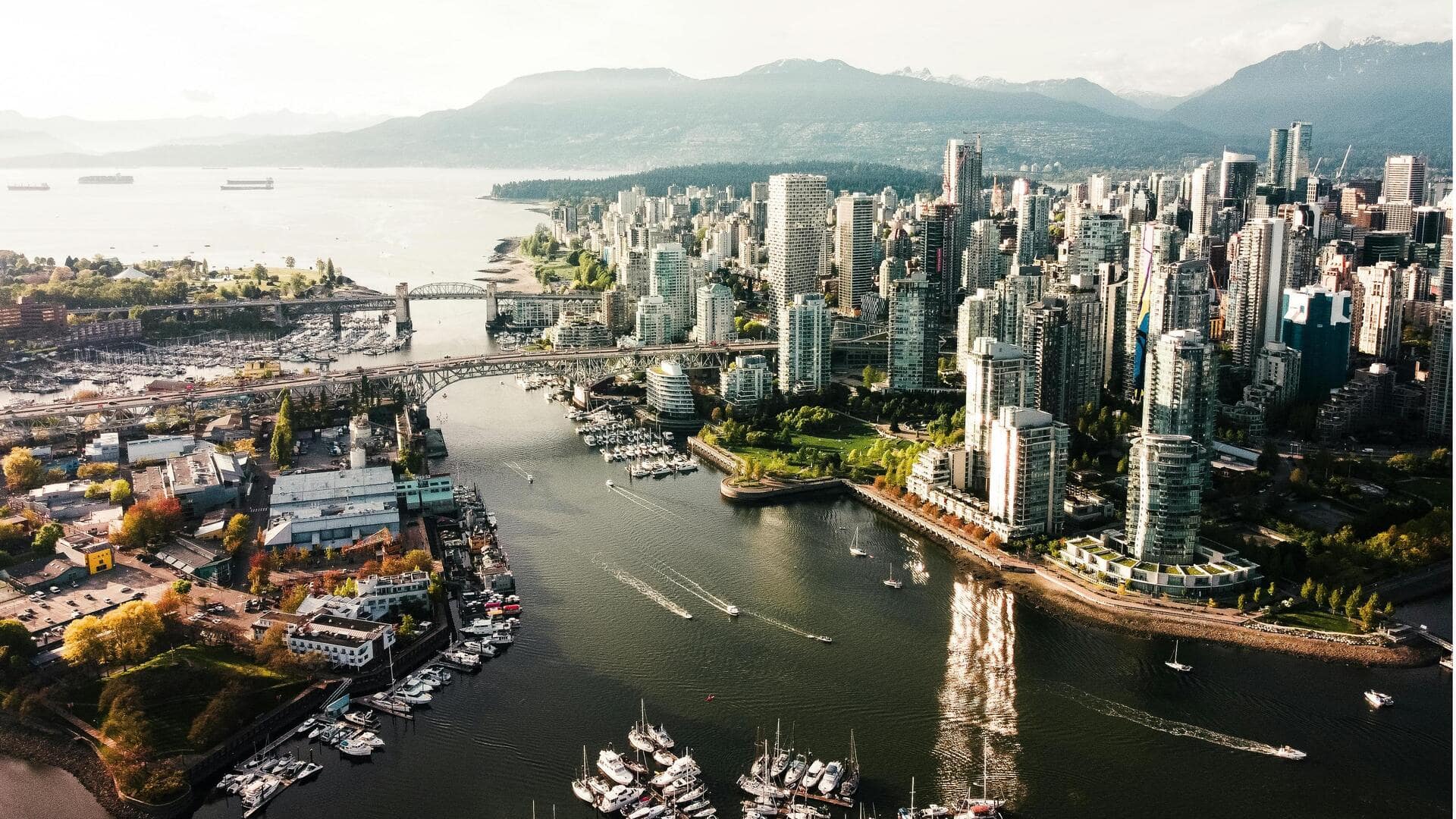 Pasar Petani di Vancouver: Lima Destinasi untuk Belanja Lokal