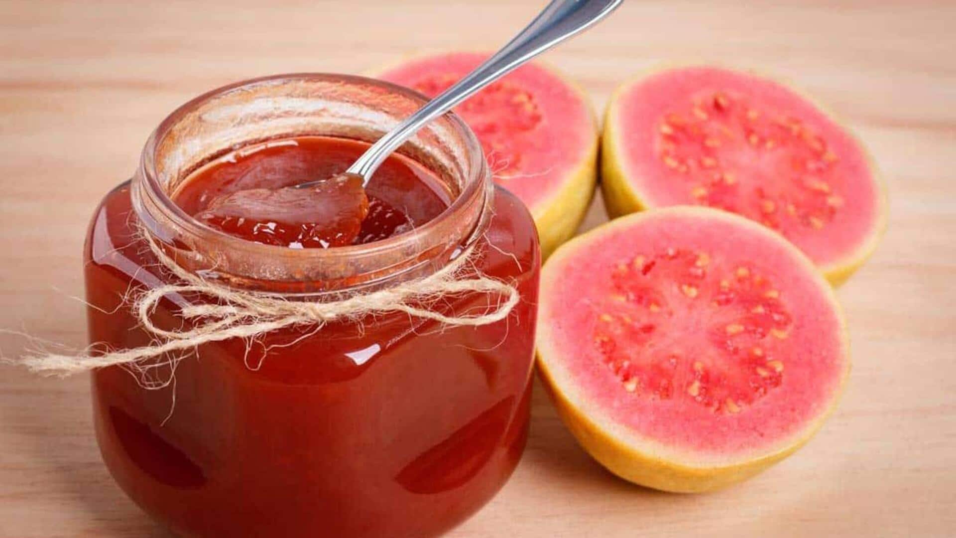 Menjelajahi Lima Hidangan Penutup yang Unik Berbasis Jambu Biji