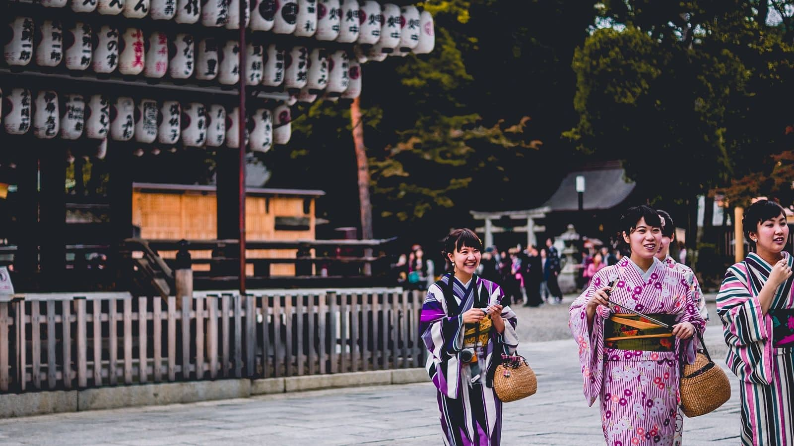 夏の花火大会の服装