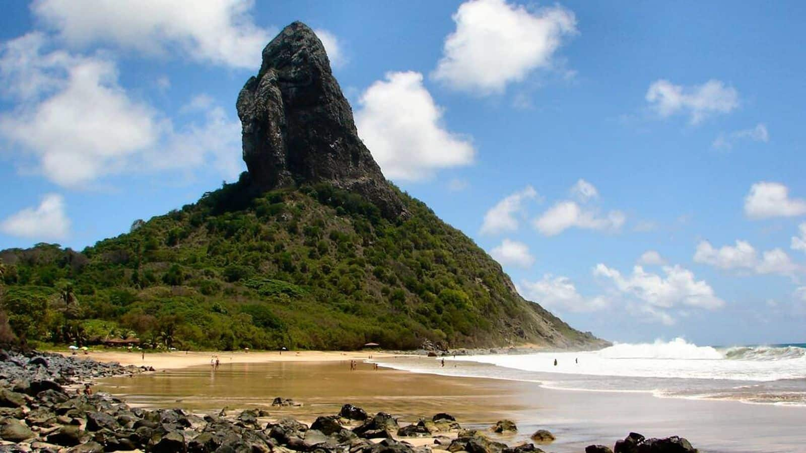 ブラジルのフェルナンド・デ・ノローニャを探検しよう