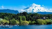 チリの湖水地方で山岳アドベンチャーを楽しむ