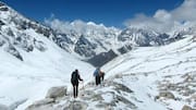 キリバスの未踏の山道で冒険を見つける