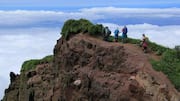 魅惑の利尻島で山岳トレッキングを楽しむ