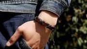 リストバンドでおしゃれに変身する5つの方法