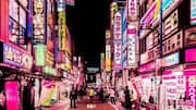 東京の夜を彩るネオンと深夜グルメ