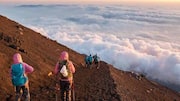 富士山の静かな登山: 必見のトレイル