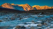 モンゴルの美しい山岳風景を巡る旅