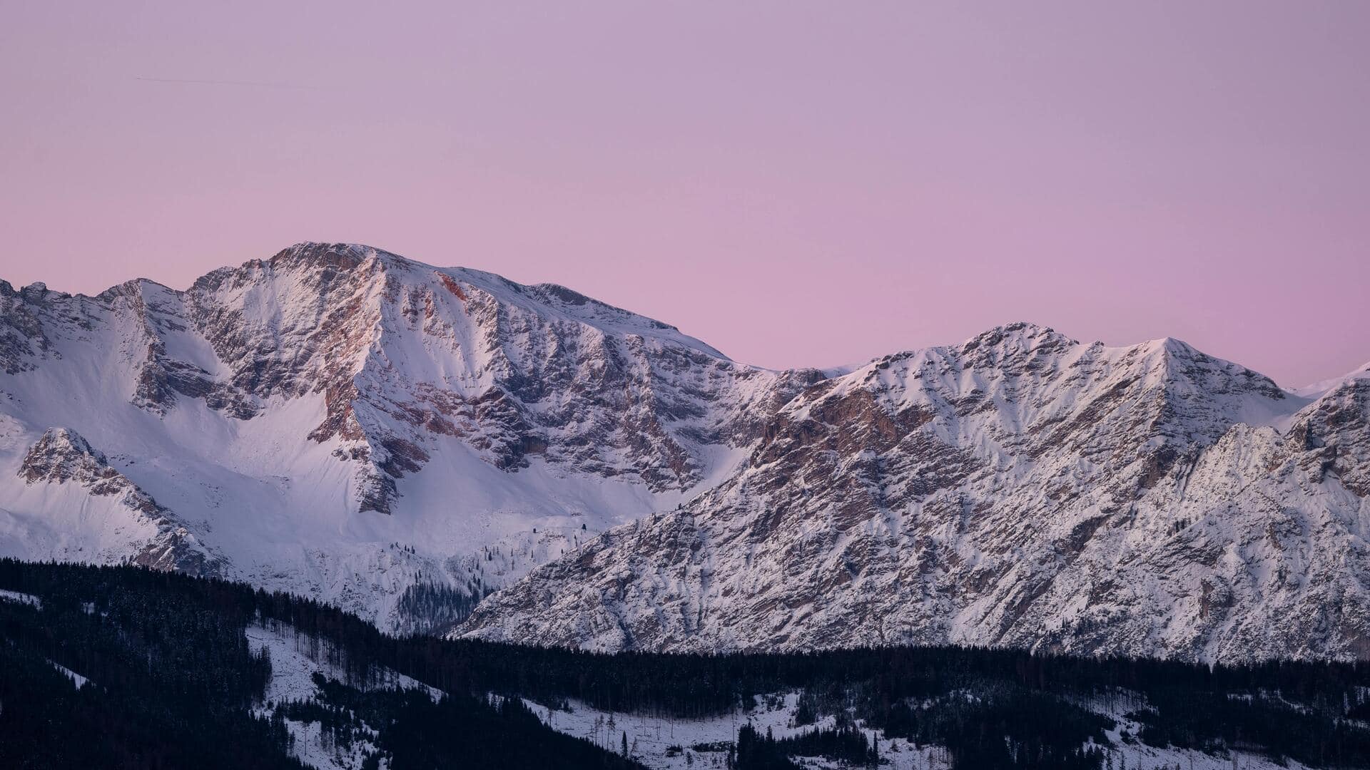 オーストラリアのスノーイーマウンテンズで静かな日本風の隠れ家を発見