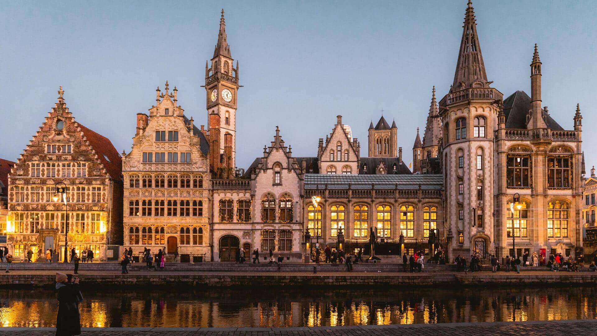 ゲントの現代彫刻トレイルを探る