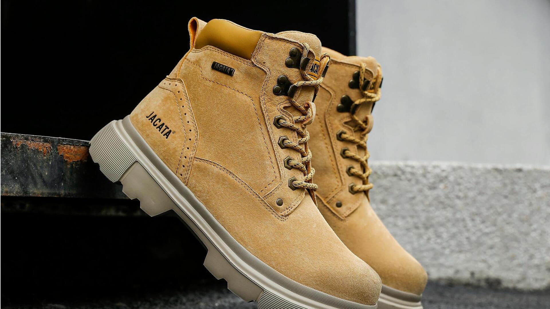 スエードレースアップブーツで作る冬のコーディネート5選