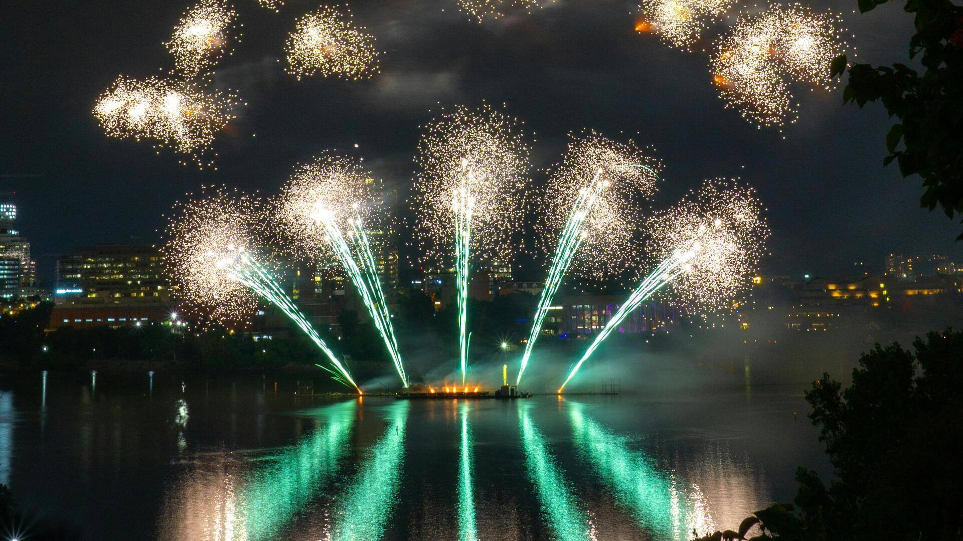 夏の花火大会ファッション