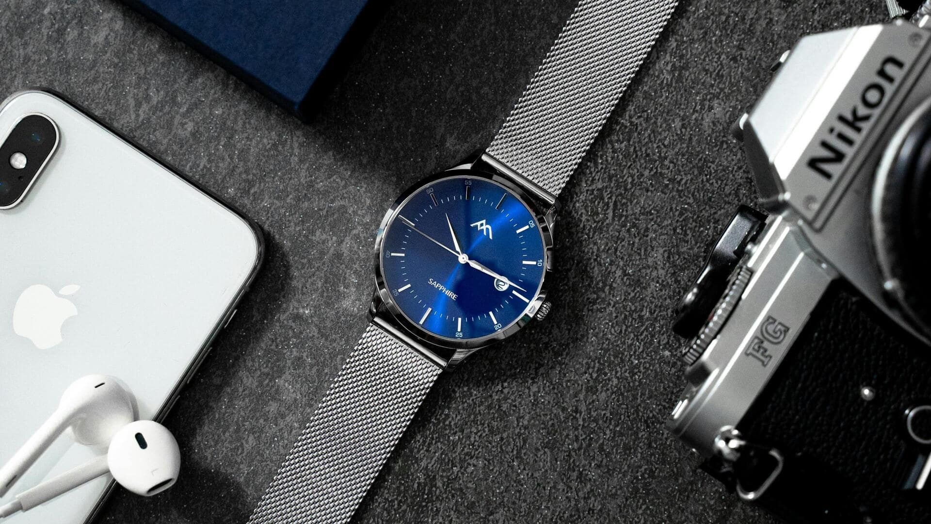 冬のビジネスカジュアルにぴったりなミニマル腕時計5選