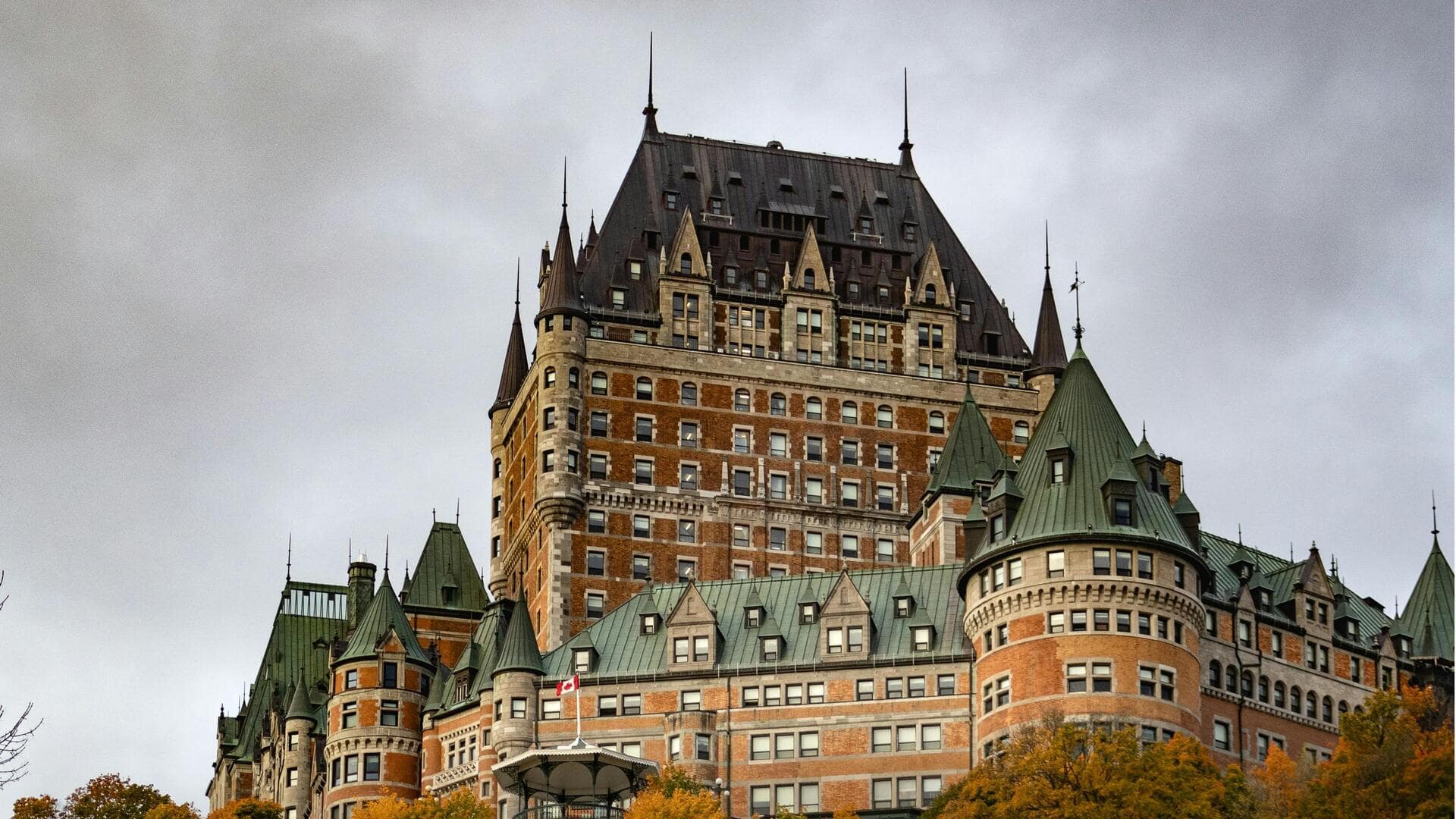 カナダの隠れた都市で文化アートを発見