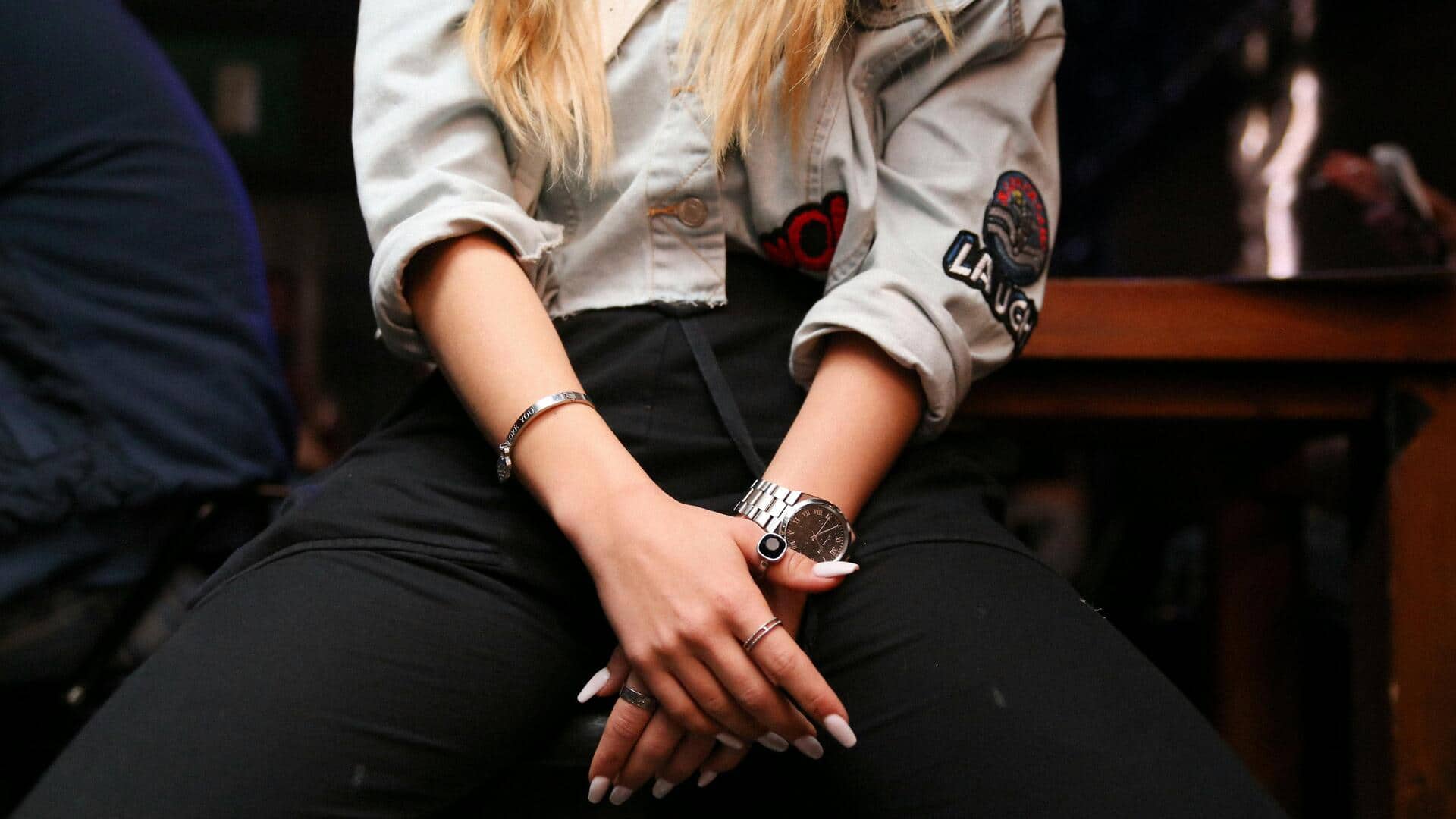 冬のストリートスタイルを彩るベルクロパッチの5つのレイヤリング方法