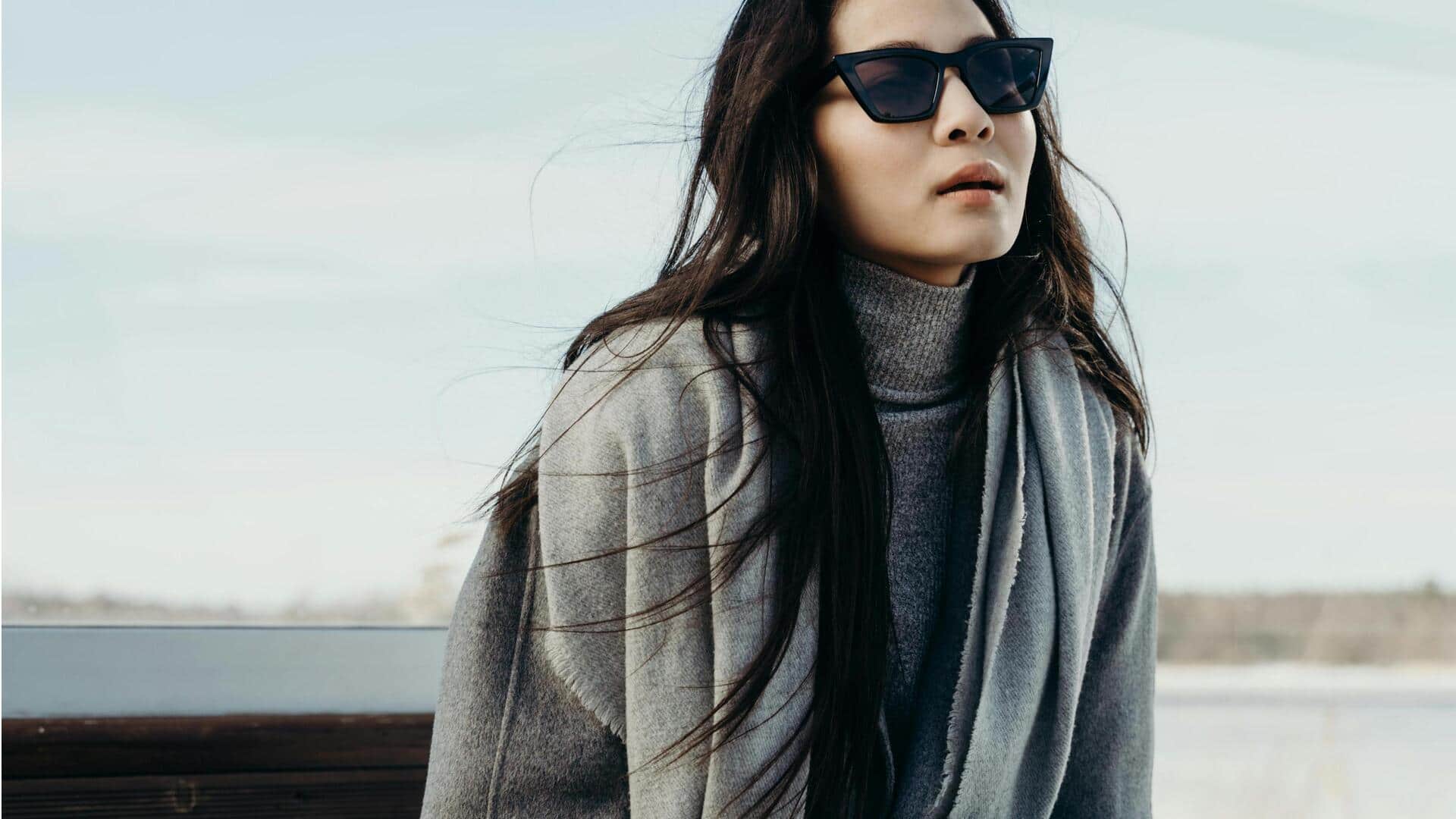 冬のファッションにオパールグレーを取り入れる5つの洗練されたカラーパレット