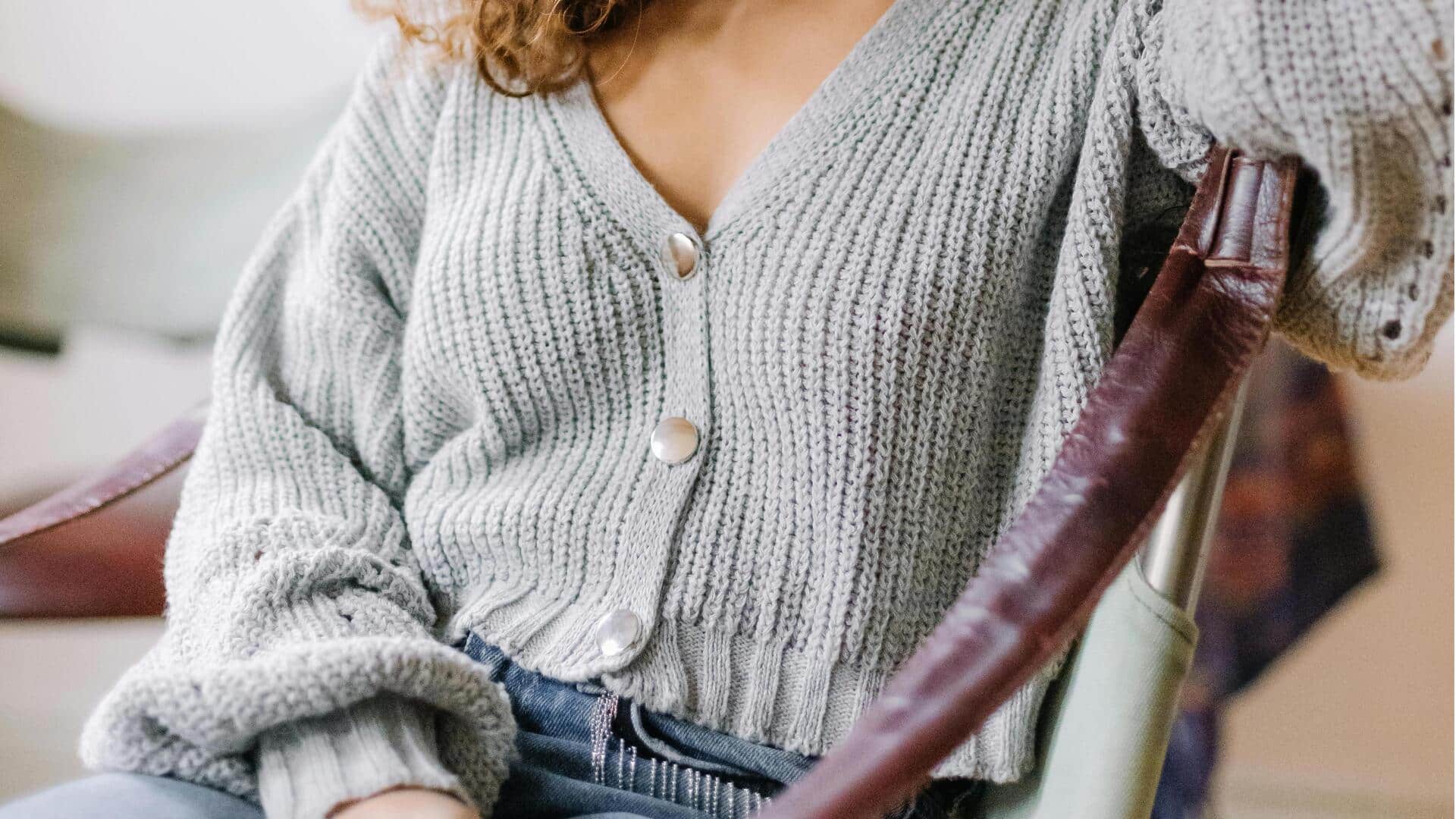 冬のワードローブに柔らかなグレーとブルーを