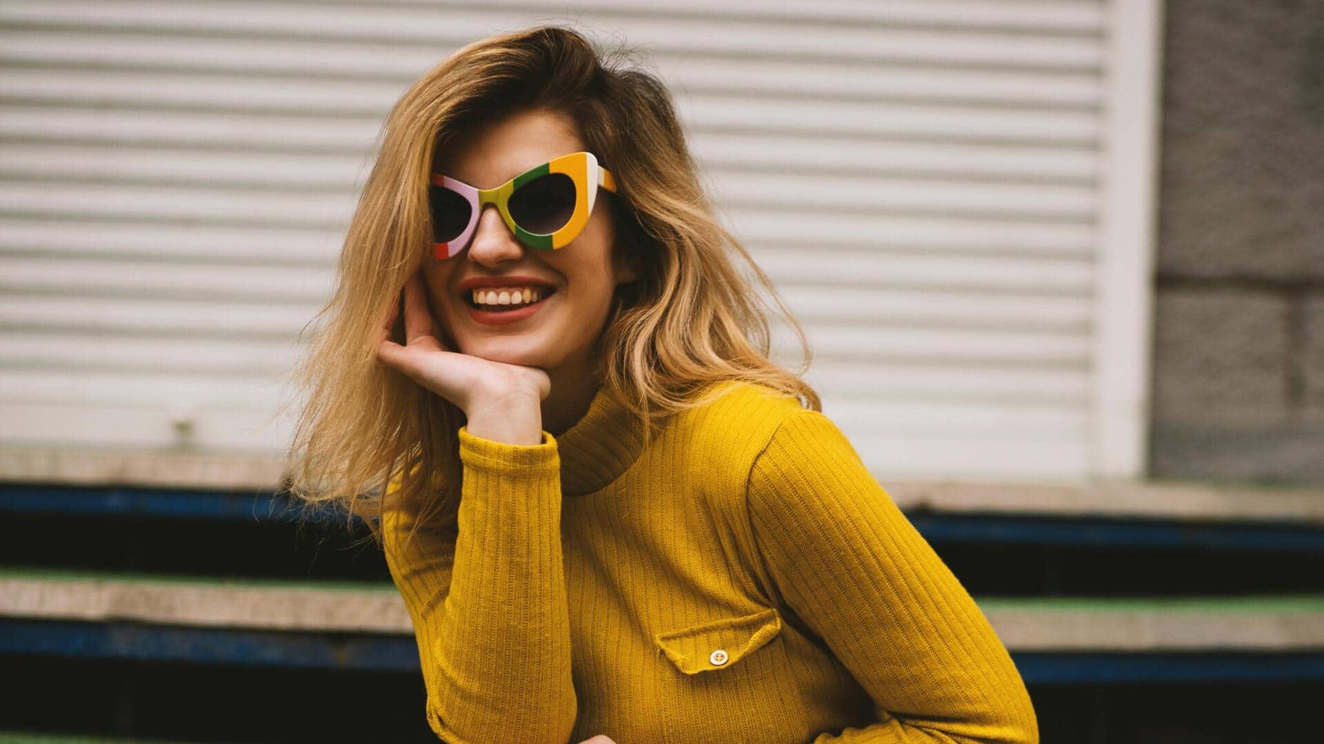 冬のビジネスカジュアルにぴったりなニットミディドレス5選