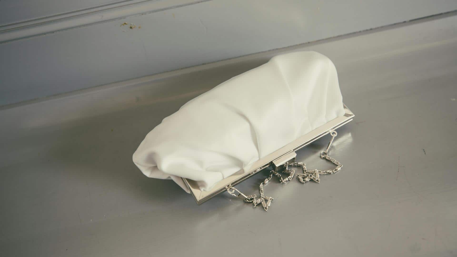 冬のパーティーにぴったりなメタリックバッグ5選