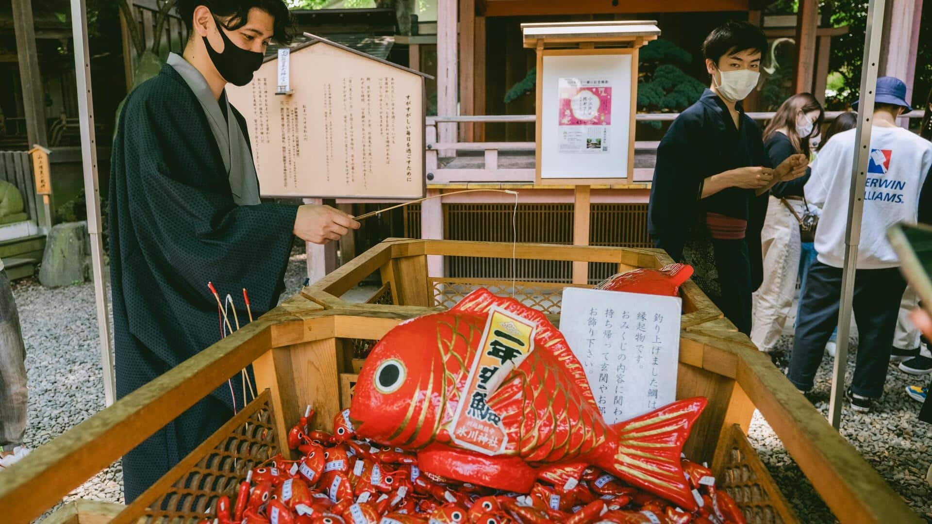 日本の伝統的なカニ祭りの服装