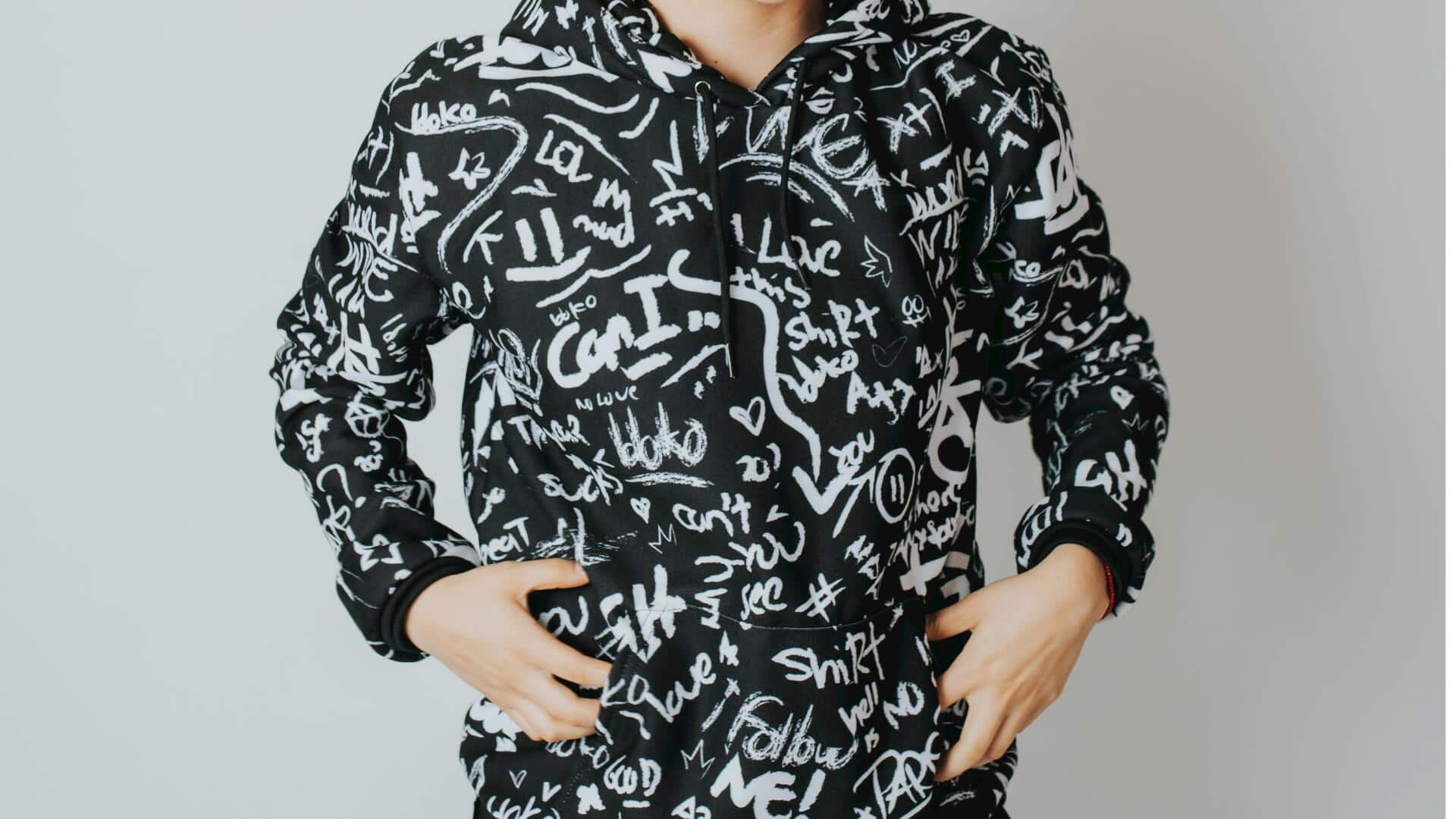 冬の都市ファッション: 大胆なグラフィックプリント