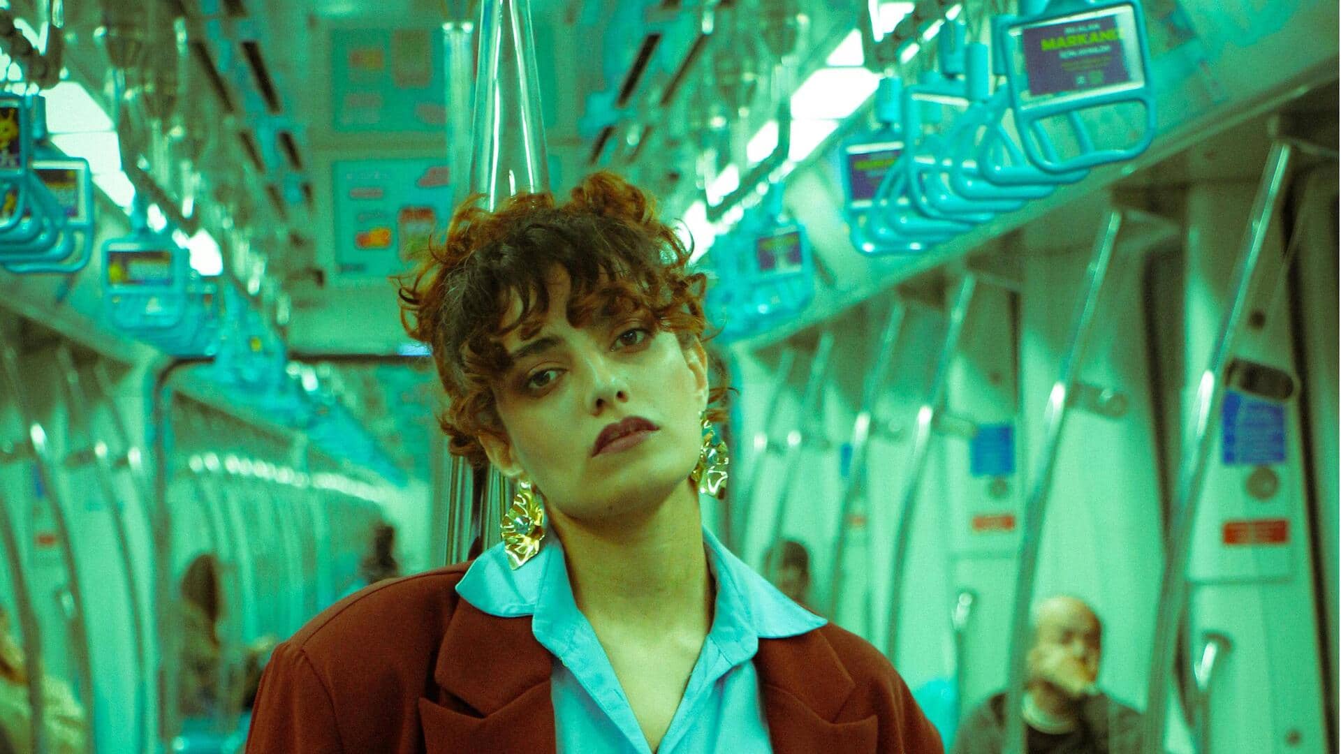 秋の東京ストリートスタイルを変えるステートメントアクセサリー 秋の東京ストリートスタイルを変えるステートメントアクセサリー