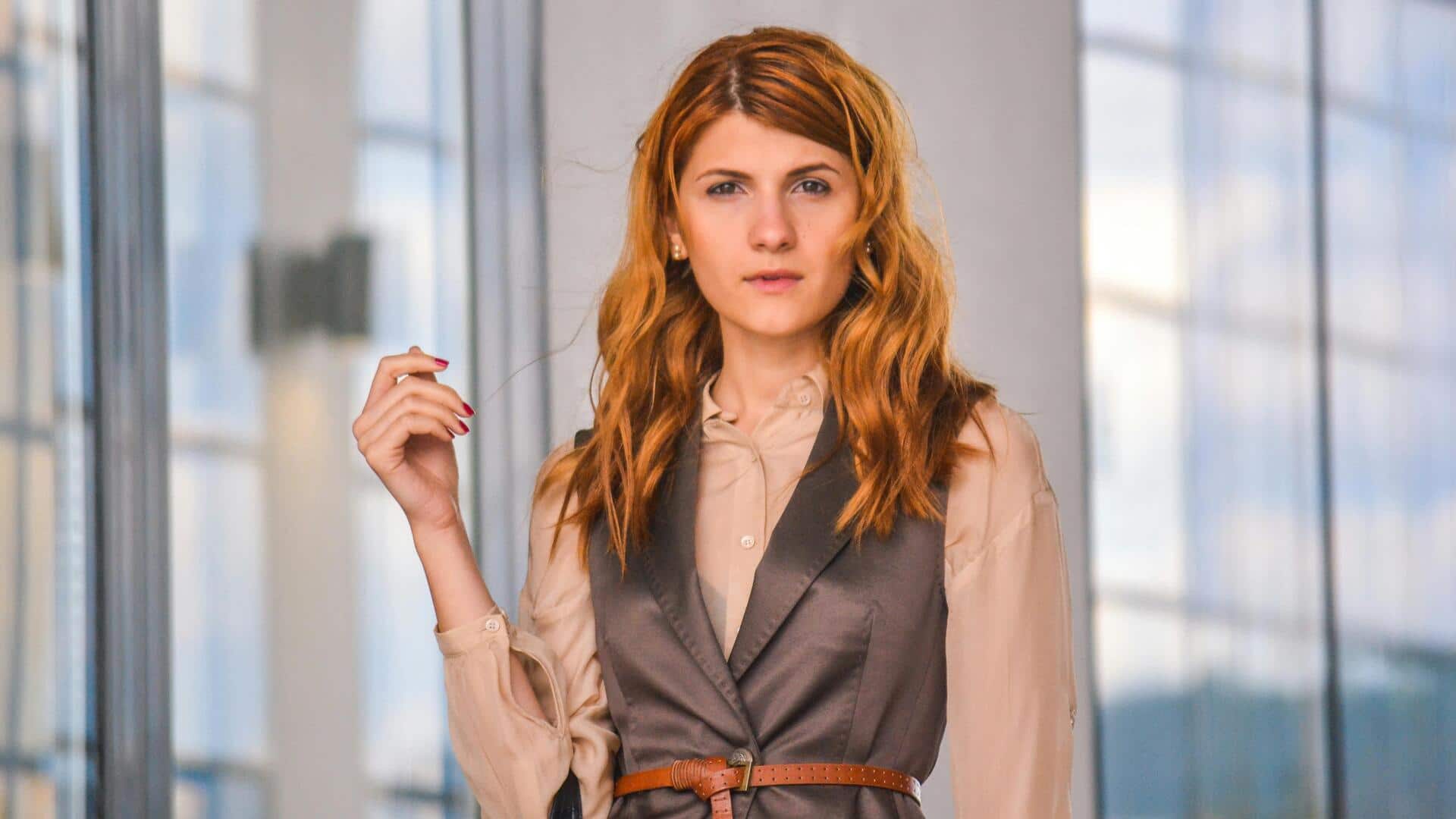 ベルト付きダウンベストで冬のスタイルを5通り楽しむ方法