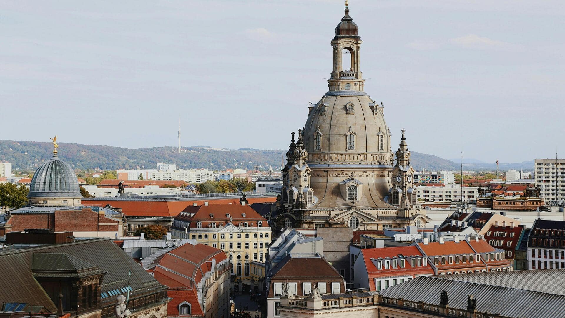 ミュンヘンの芸術的なファサードを探る ミュンヘンの芸術的なファサードを探る