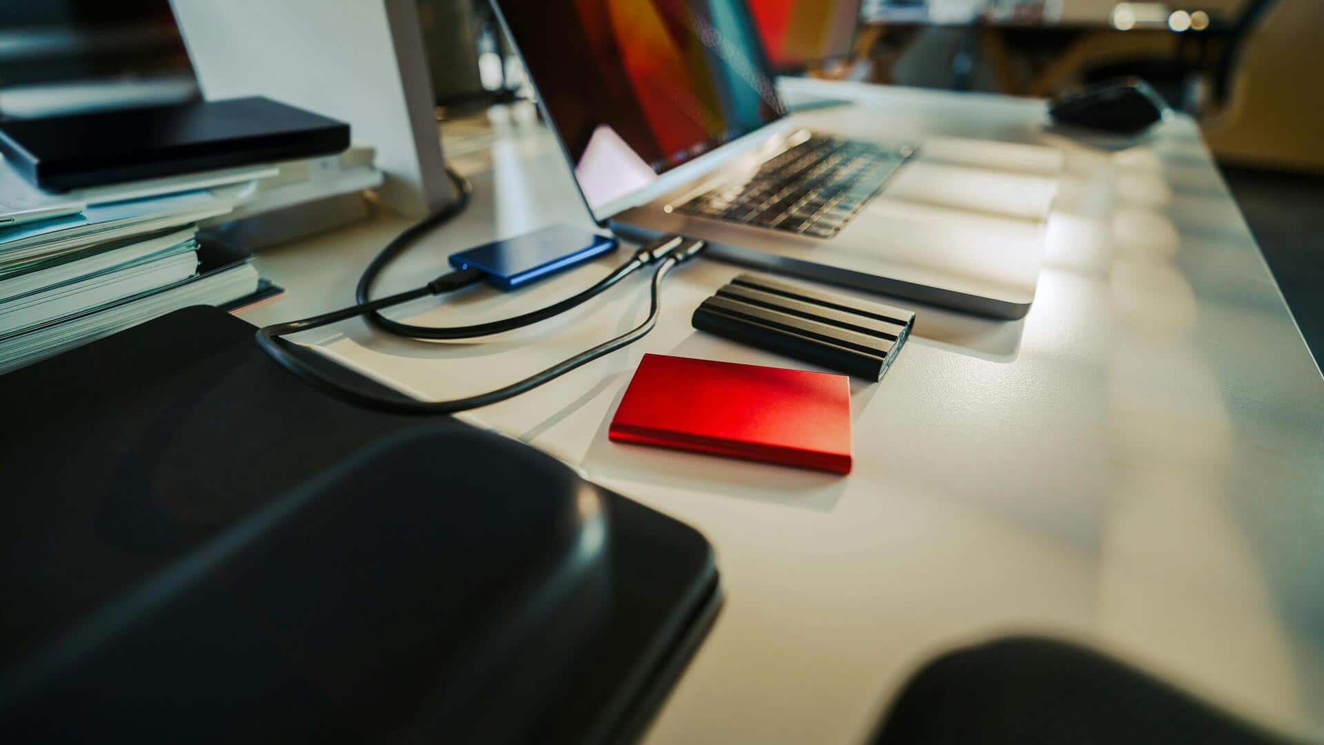 外部モニターを安全に運ぶ方法