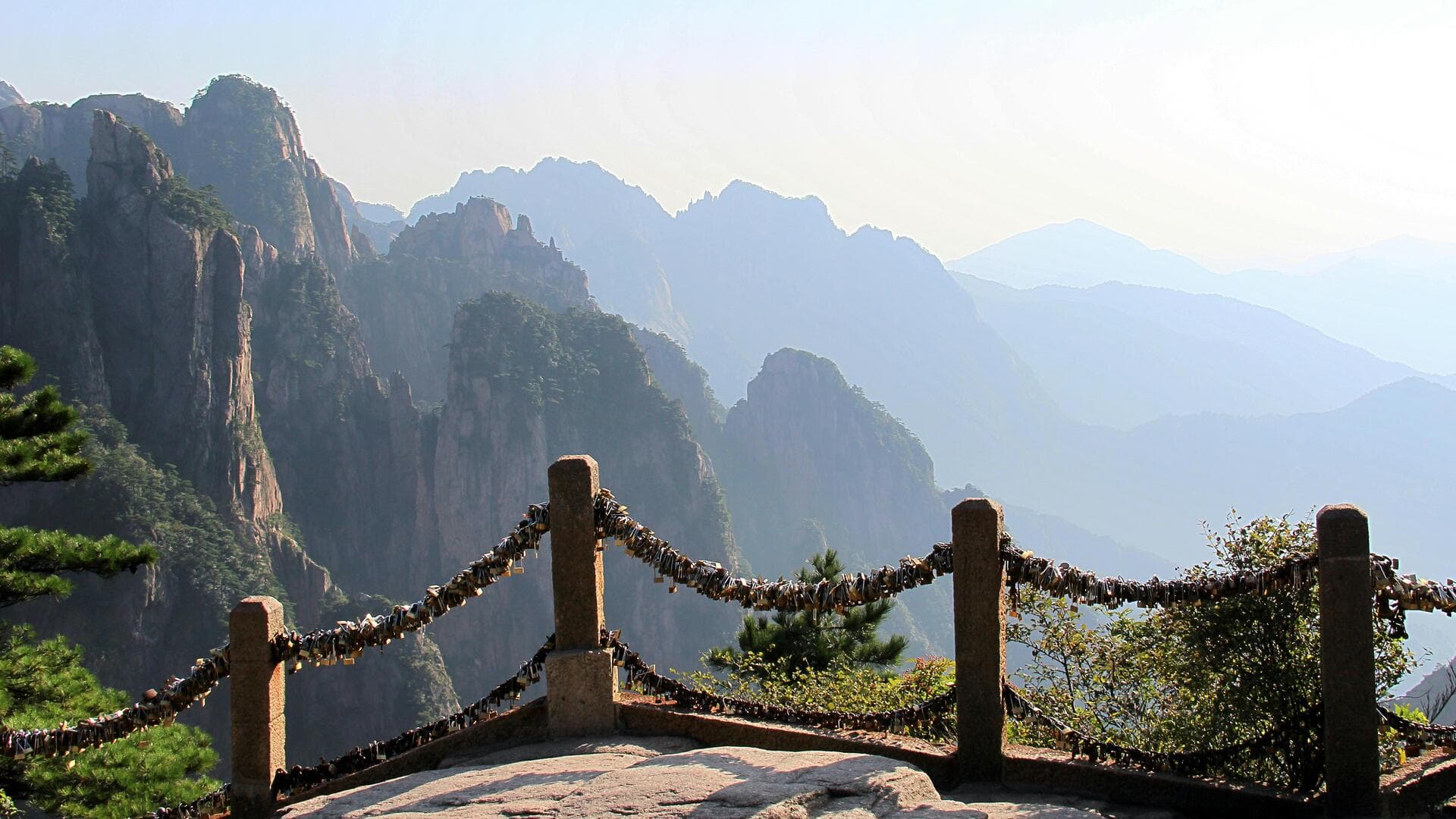 東アジアの静かな山岳地で心を癒す旅