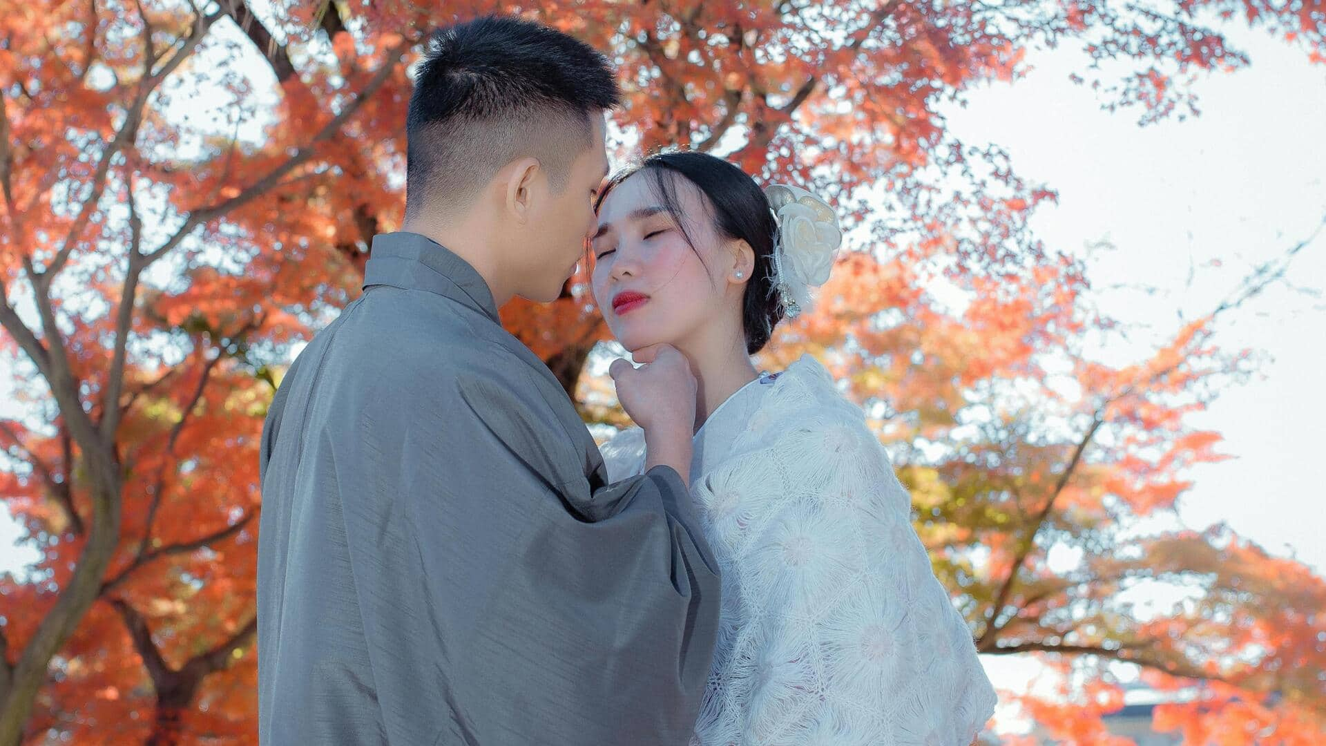 再婚のための伝統的な日本の結婚着物