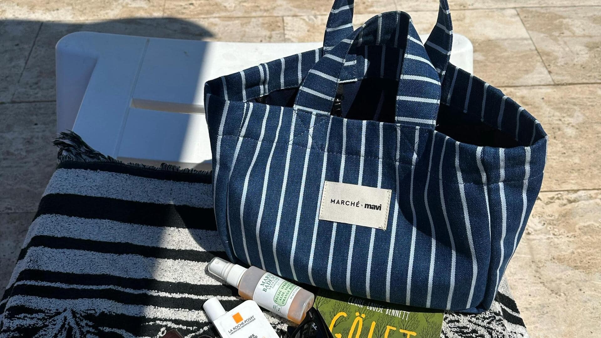 ストライプ柄トートで春のシックなファッションを楽しむ方法
