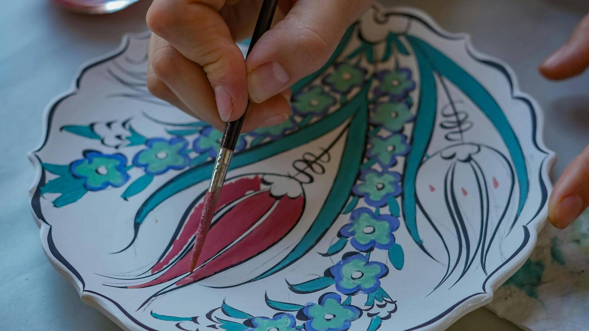 デルフトの陶器: 芸術的な街並みとその魅力