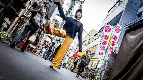 アジアの夏ストリートファッションにおけるオーバーサイズシルエット