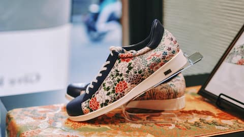 プラットフォームシューズが日本のカジュアルファッションを再定義