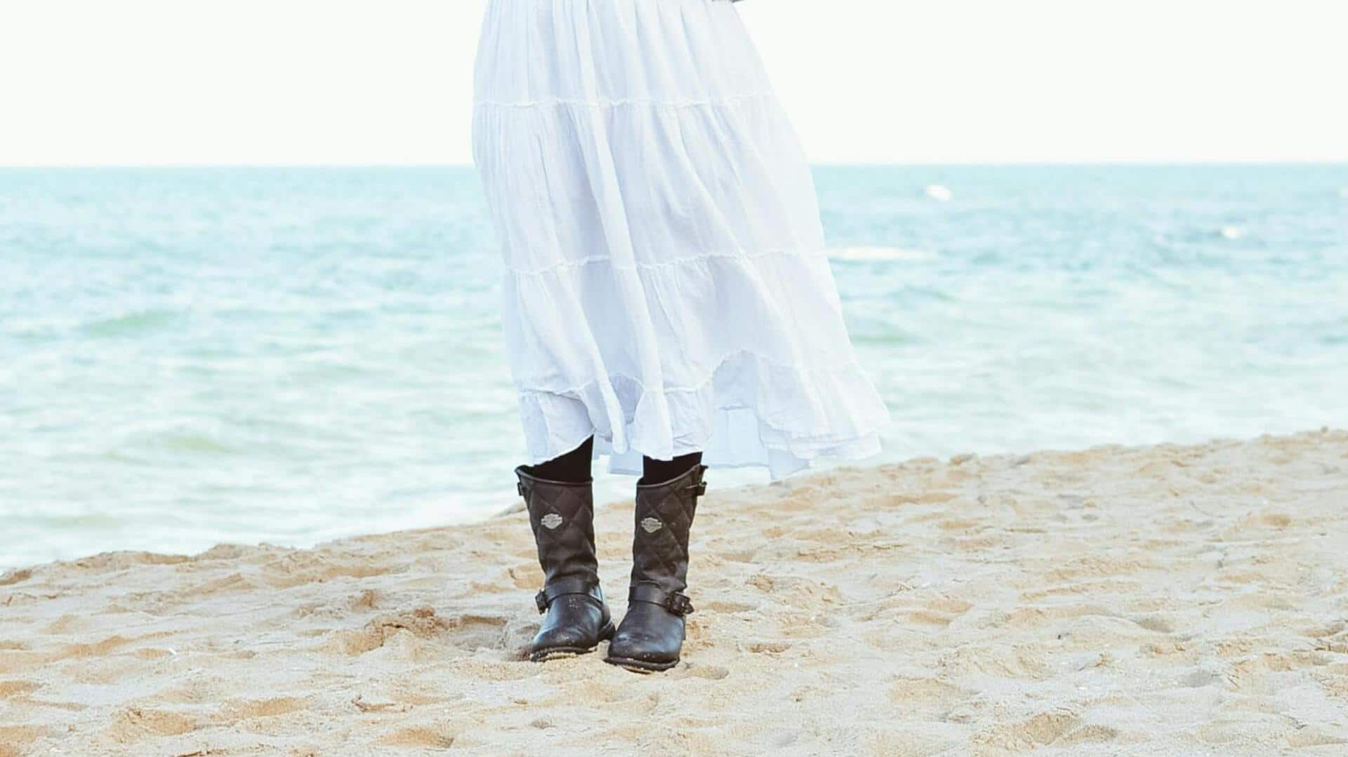 冬のビジネスカジュアルを彩る：ブリージースカートの魅力