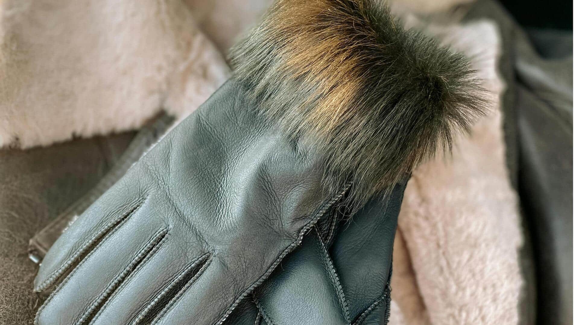 フェイクスエード手袋で冬のエレガンスを演出